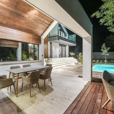 Riverfront Villa Bajina Basta