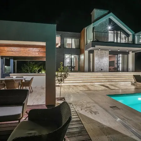 Riverfront Villa *