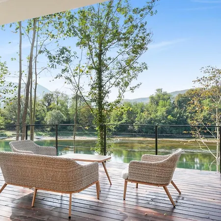 Villa Riverfront